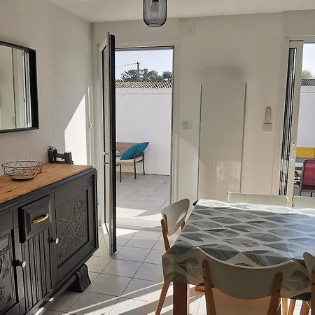 Hébergement de vacances Maison Proche Centre-ville - 8 Pers. - Fr-1-194-457
